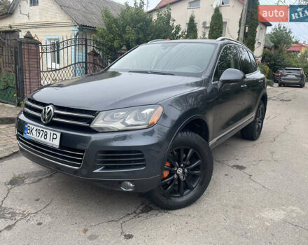 Серый Фольксваген Туарег, объемом двигателя 3 л и пробегом 278 тыс. км за 17500 $, фото 1 на Automoto.ua