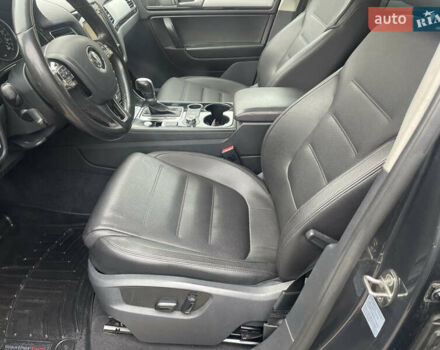 Серый Фольксваген Туарег, объемом двигателя 3 л и пробегом 278 тыс. км за 17500 $, фото 17 на Automoto.ua