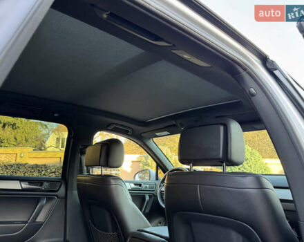 Серый Фольксваген Туарег, объемом двигателя 3 л и пробегом 250 тыс. км за 20500 $, фото 69 на Automoto.ua