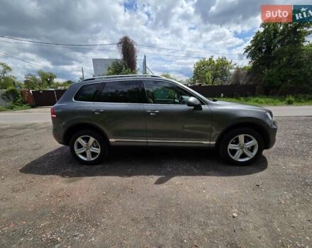 Серый Фольксваген Туарег, объемом двигателя 2.97 л и пробегом 292 тыс. км за 23000 $, фото 9 на Automoto.ua