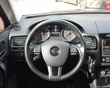 Сірий Фольксваген Туарег, об'ємом двигуна 2.97 л та пробігом 338 тис. км за 18900 $, фото 12 на Automoto.ua