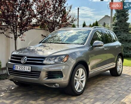 Серый Фольксваген Туарег, объемом двигателя 3 л и пробегом 228 тыс. км за 19999 $, фото 2 на Automoto.ua