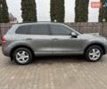 Сірий Фольксваген Туарег, об'ємом двигуна 2.97 л та пробігом 270 тис. км за 24000 $, фото 3 на Automoto.ua