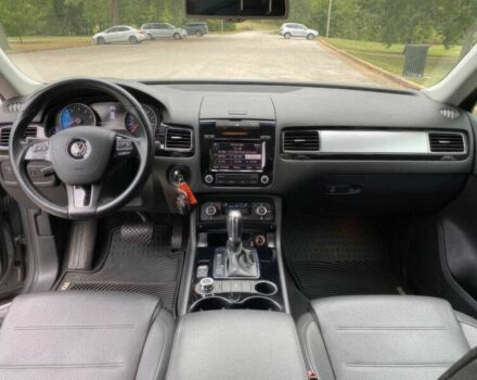 Серый Фольксваген Туарег, объемом двигателя 3.6 л и пробегом 86 тыс. км за 6400 $, фото 7 на Automoto.ua