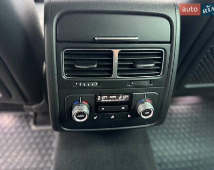 Сірий Фольксваген Туарег, об'ємом двигуна 3 л та пробігом 190 тис. км за 23800 $, фото 44 на Automoto.ua