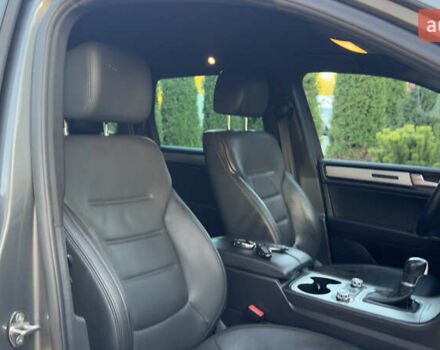 Сірий Фольксваген Туарег, об'ємом двигуна 2.97 л та пробігом 223 тис. км за 24600 $, фото 123 на Automoto.ua