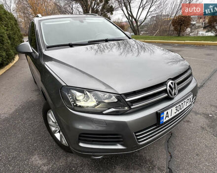 Сірий Фольксваген Туарег, об'ємом двигуна 3 л та пробігом 210 тис. км за 20800 $, фото 17 на Automoto.ua