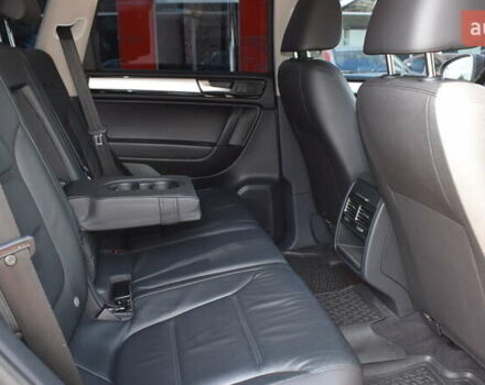 Сірий Фольксваген Туарег, об'ємом двигуна 2.97 л та пробігом 338 тис. км за 18900 $, фото 6 на Automoto.ua