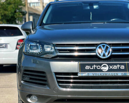 Сірий Фольксваген Туарег, об'ємом двигуна 3 л та пробігом 225 тис. км за 18500 $, фото 1 на Automoto.ua