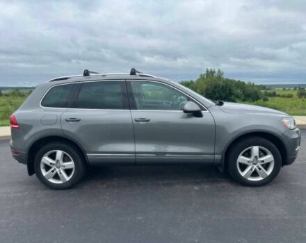 Серый Фольксваген Туарег, объемом двигателя 3 л и пробегом 81 тыс. км за 12700 $, фото 2 на Automoto.ua