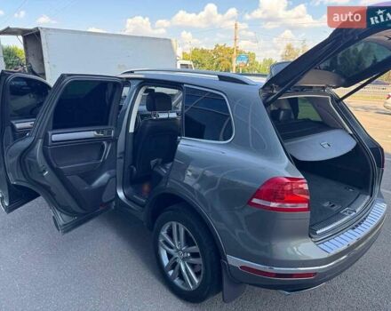 Сірий Фольксваген Туарег, об'ємом двигуна 3 л та пробігом 288 тис. км за 23100 $, фото 8 на Automoto.ua