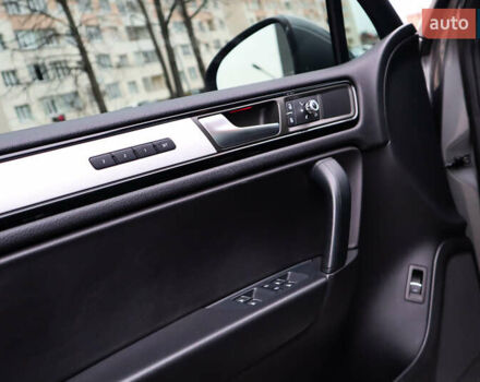 Серый Фольксваген Туарег, объемом двигателя 2.97 л и пробегом 142 тыс. км за 25500 $, фото 43 на Automoto.ua