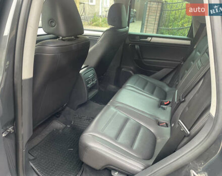 Серый Фольксваген Туарег, объемом двигателя 3 л и пробегом 278 тыс. км за 17500 $, фото 19 на Automoto.ua