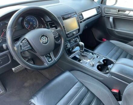 Сірий Фольксваген Туарег, об'ємом двигуна 3 л та пробігом 87 тис. км за 13700 $, фото 11 на Automoto.ua