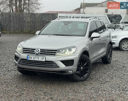 Сірий Фольксваген Туарег, об'ємом двигуна 3 л та пробігом 190 тис. км за 23800 $, фото 2 на Automoto.ua