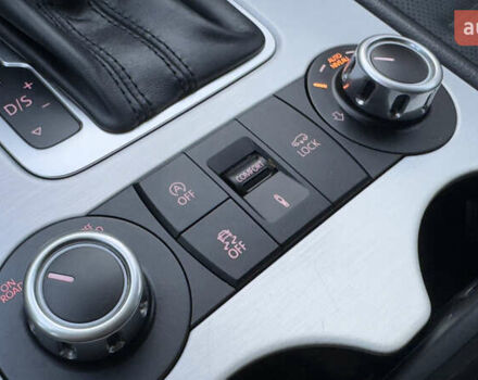 Сірий Фольксваген Туарег, об'ємом двигуна 2.97 л та пробігом 223 тис. км за 24600 $, фото 137 на Automoto.ua