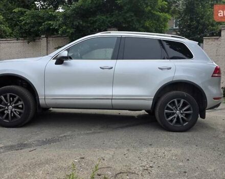 Серый Фольксваген Туарег, объемом двигателя 3 л и пробегом 275 тыс. км за 20500 $, фото 4 на Automoto.ua