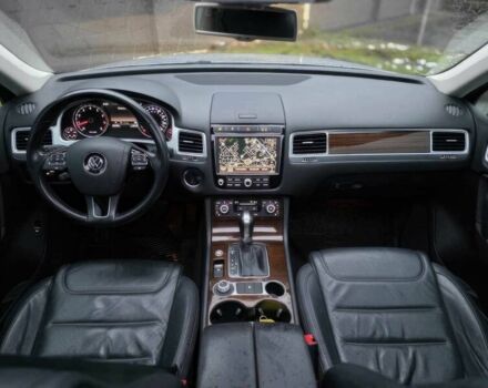 Серый Фольксваген Туарег, объемом двигателя 3.6 л и пробегом 75 тыс. км за 1350 $, фото 5 на Automoto.ua