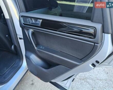 Серый Фольксваген Туарег, объемом двигателя 3.6 л и пробегом 174 тыс. км за 19000 $, фото 18 на Automoto.ua