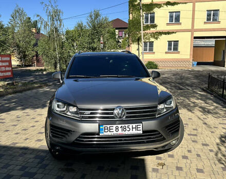 Серый Фольксваген Туарег, объемом двигателя 2.97 л и пробегом 240 тыс. км за 27500 $, фото 18 на Automoto.ua