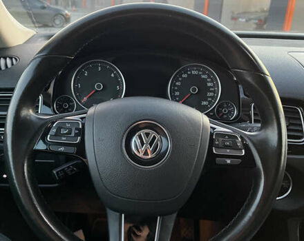 Серый Фольксваген Туарег, объемом двигателя 2.97 л и пробегом 200 тыс. км за 28500 $, фото 49 на Automoto.ua