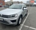 Серый Фольксваген Туарег, объемом двигателя 2.97 л и пробегом 196 тыс. км за 28000 $, фото 1 на Automoto.ua