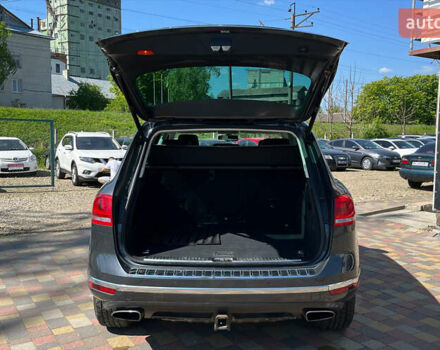 Серый Фольксваген Туарег, объемом двигателя 3 л и пробегом 158 тыс. км за 22900 $, фото 8 на Automoto.ua