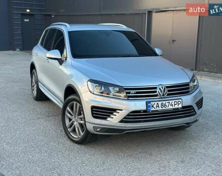 Серый Фольксваген Туарег, объемом двигателя 3 л и пробегом 193 тыс. км за 23450 $, фото 1 на Automoto.ua