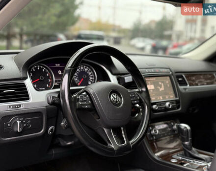 Сірий Фольксваген Туарег, об'ємом двигуна 3.6 л та пробігом 220 тис. км за 21777 $, фото 10 на Automoto.ua
