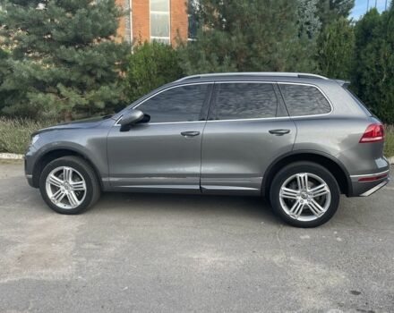 Сірий Фольксваген Туарег, об'ємом двигуна 3 л та пробігом 262 тис. км за 27999 $, фото 5 на Automoto.ua