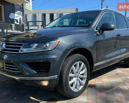Серый Фольксваген Туарег, объемом двигателя 3 л и пробегом 158 тыс. км за 22900 $, фото 2 на Automoto.ua