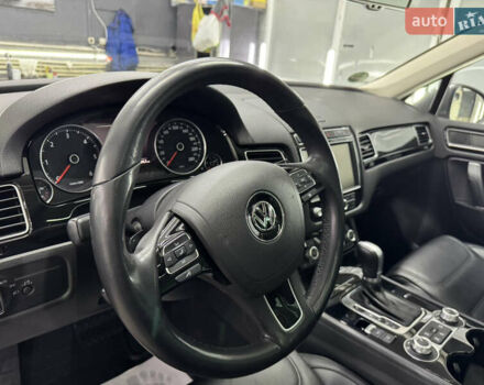 Сірий Фольксваген Туарег, об'ємом двигуна 2.97 л та пробігом 104 тис. км за 29900 $, фото 8 на Automoto.ua