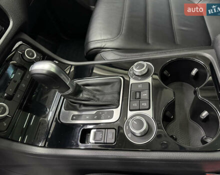 Сірий Фольксваген Туарег, об'ємом двигуна 2.97 л та пробігом 104 тис. км за 29900 $, фото 10 на Automoto.ua