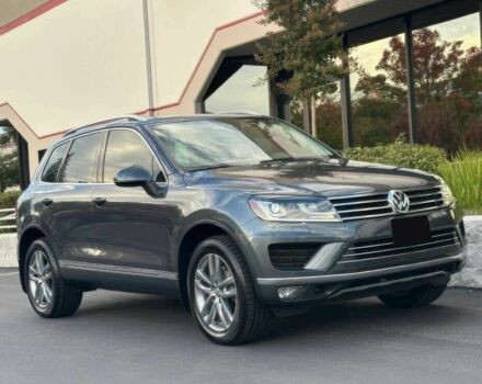 Серый Фольксваген Туарег, объемом двигателя 3 л и пробегом 72 тыс. км за 13600 $, фото 1 на Automoto.ua