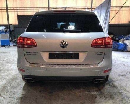 Серый Фольксваген Туарег, объемом двигателя 0 л и пробегом 80 тыс. км за 21000 $, фото 2 на Automoto.ua