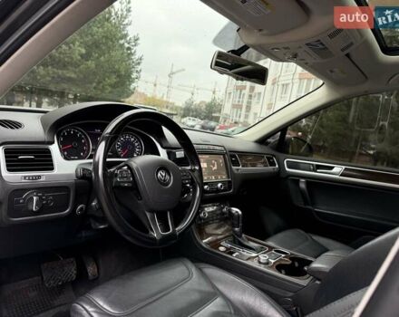 Сірий Фольксваген Туарег, об'ємом двигуна 3.6 л та пробігом 200 тис. км за 18500 $, фото 21 на Automoto.ua