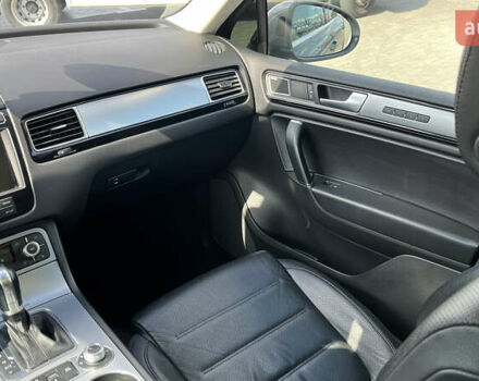 Серый Фольксваген Туарег, объемом двигателя 3 л и пробегом 173 тыс. км за 32000 $, фото 15 на Automoto.ua