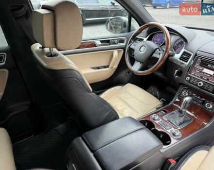 Серый Фольксваген Туарег, объемом двигателя 3 л и пробегом 228 тыс. км за 24900 $, фото 41 на Automoto.ua