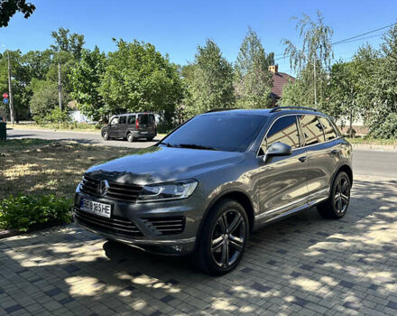 Серый Фольксваген Туарег, объемом двигателя 2.97 л и пробегом 240 тыс. км за 27500 $, фото 20 на Automoto.ua
