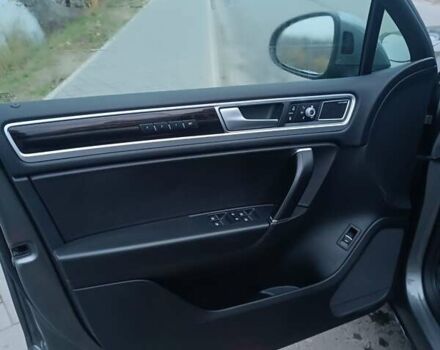 Серый Фольксваген Туарег, объемом двигателя 3.6 л и пробегом 165 тыс. км за 17500 $, фото 13 на Automoto.ua