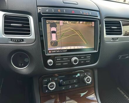 Сірий Фольксваген Туарег, об'ємом двигуна 3 л та пробігом 71 тис. км за 10000 $, фото 10 на Automoto.ua