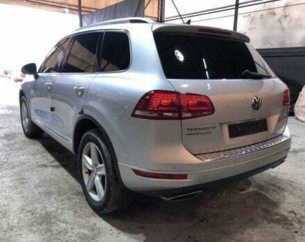 Серый Фольксваген Туарег, объемом двигателя 0 л и пробегом 80 тыс. км за 21000 $, фото 3 на Automoto.ua
