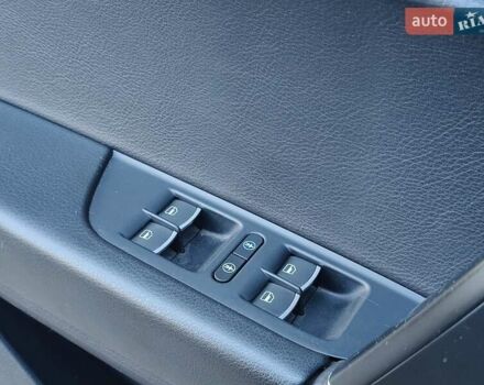 Серый Фольксваген Туарег, объемом двигателя 3.6 л и пробегом 174 тыс. км за 19000 $, фото 20 на Automoto.ua