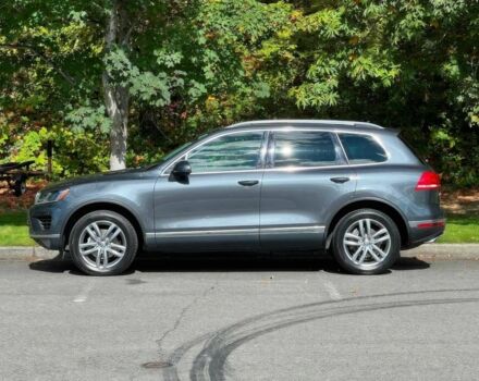 Серый Фольксваген Туарег, объемом двигателя 3 л и пробегом 74 тыс. км за 14700 $, фото 2 на Automoto.ua