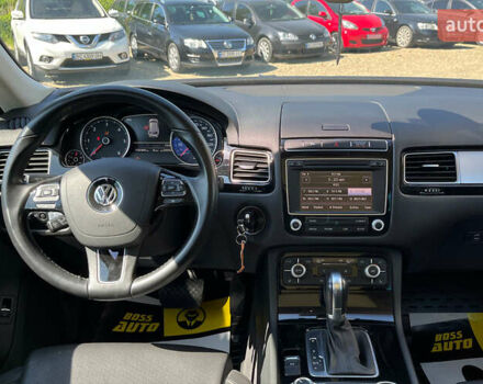 Серый Фольксваген Туарег, объемом двигателя 3 л и пробегом 158 тыс. км за 22900 $, фото 22 на Automoto.ua