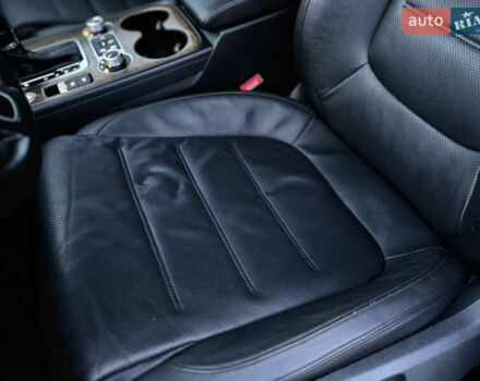 Серый Фольксваген Туарег, объемом двигателя 3 л и пробегом 205 тыс. км за 27500 $, фото 49 на Automoto.ua