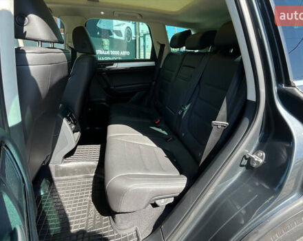 Серый Фольксваген Туарег, объемом двигателя 3 л и пробегом 158 тыс. км за 22900 $, фото 19 на Automoto.ua