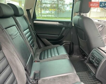 Серый Фольксваген Туарег, объемом двигателя 2.97 л и пробегом 196 тыс. км за 28000 $, фото 14 на Automoto.ua