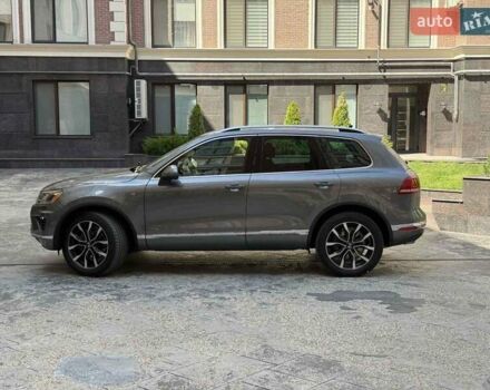 Сірий Фольксваген Туарег, об'ємом двигуна 3.6 л та пробігом 145 тис. км за 19000 $, фото 21 на Automoto.ua