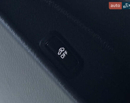 Серый Фольксваген Туарег, объемом двигателя 3 л и пробегом 205 тыс. км за 27500 $, фото 66 на Automoto.ua